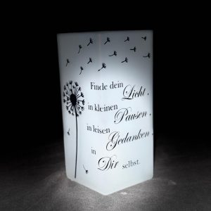 Veredelte Tischleuchte mit Spruch & Pusteblumenmotiv